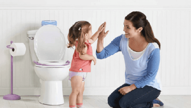 صورة نصائح من الأمهات لتدريب الأطفال على خلع الحفاض واستخدام الحمام
