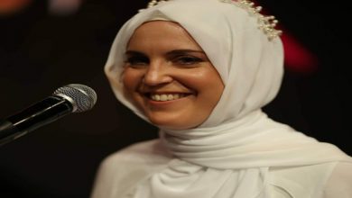 صورة فنانة إنجليزية تعتنق الإسلام حبًا فى الرسول وتغني احتفالًا برأس السنة الهجرية (فيديو وصور)