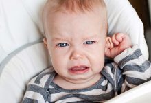 صورة اسباب والعلاج عدوى والم الأذن عند الأطفال